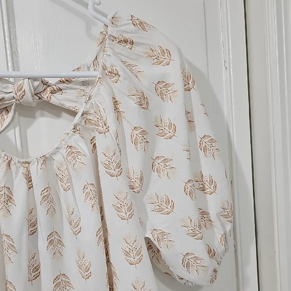 Old Navy White and Tan Leaf Print Blouse - Picture 7 of 10